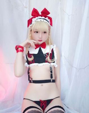 欧美棒球服街拍女_超清免费观看