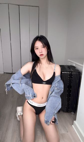 欧美个性头像女叼烟_超清动漫免费观看