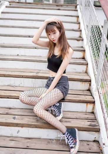 欧美首饰手链_HD完整在线观看